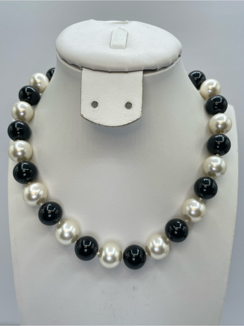 Vintage Black White Faux Pearl Rhinestone Magnetic Clasp Statement Necklace